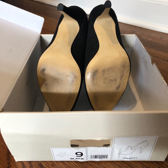 Banana Republic suede bootie heel - Picture 3 of 3